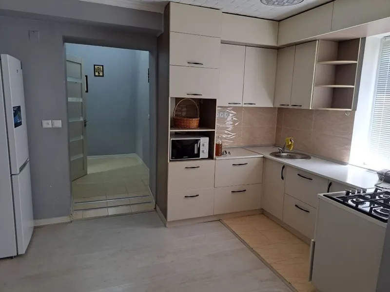 Sarakuka 3 kom 600$ 1 Sarakuka 3 kom 600$ 1