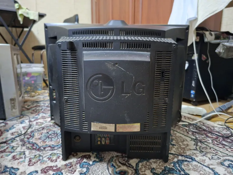 Продается ТРИ Телевизора LG — фото 1
