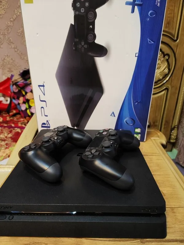 Playstation 4 slim 3 Playstation 4 slim 3