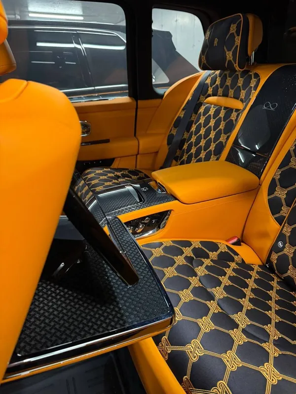 Rolls Royce Cullinan Black Badge 2026 Gucci seats 2026 model Sotuvda — фото 5