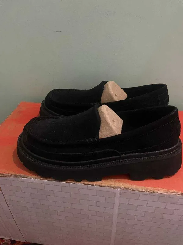 лоферы мужские замшевые UGG Ascot Lug 3 лоферы мужские замшевые UGG Ascot Lug 3