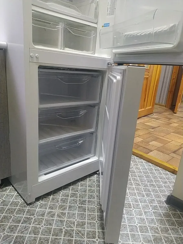 Indesit muzlatkich sotiladi 3 Indesit muzlatkich sotiladi 3