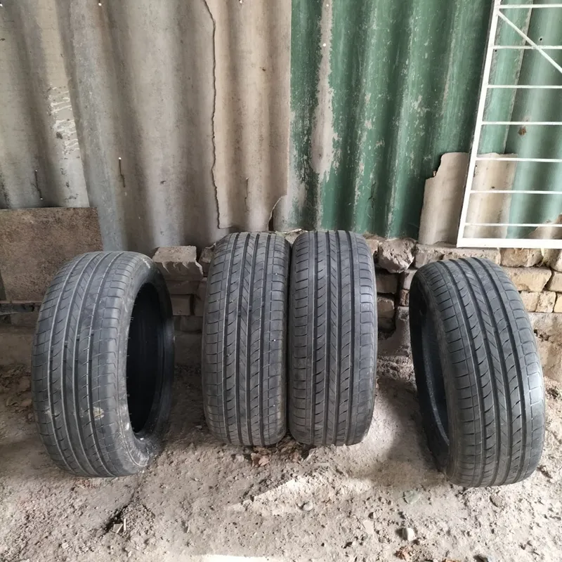 Продаются шины от жентры 1 Продаются шины от жентры 1