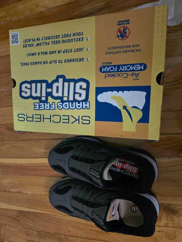 Продаются оригинальные мужские кроссовки, SKECHERS размер 9 1 Продаются оригинальные мужские кроссовки, SKECHERS размер 9 1