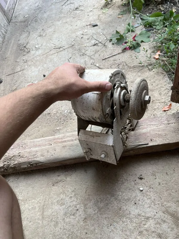Наждак в рабочем состояний