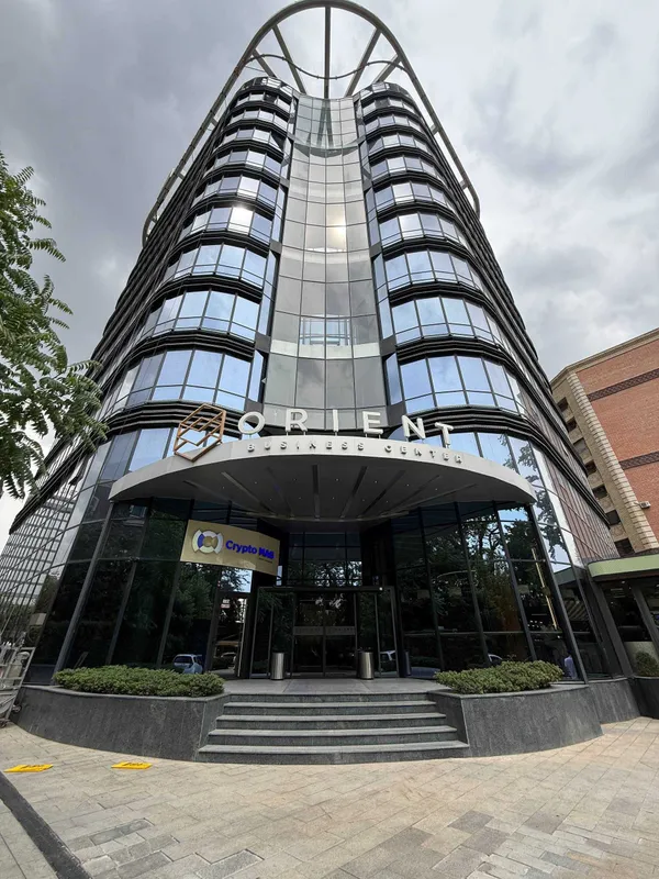 Аренда коммерческого помещения 74 кв в БЦ ORIENT / первый этаж — фото 3 Аренда коммерческого помещения 74 кв в БЦ ORIENT / первый этаж — фото 3
