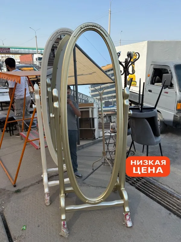 Зеркало напольное овальное 160×180 см в деревянной раме