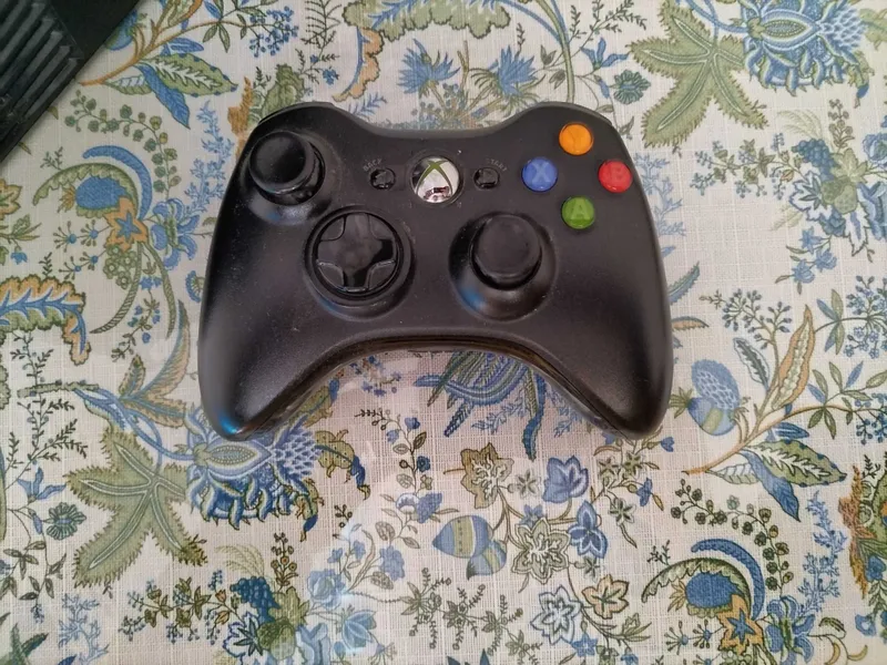 Игровя приставка x box 360 — фото 1