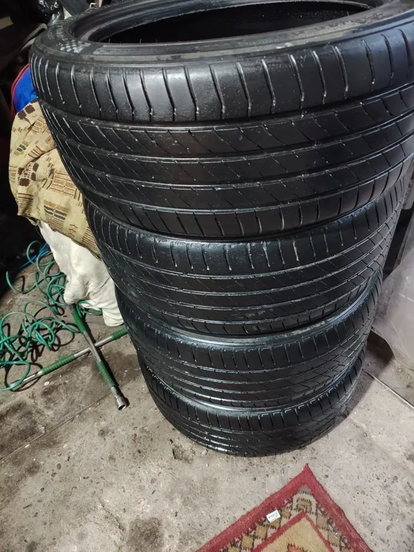 Продам шины 17 кумхо экста