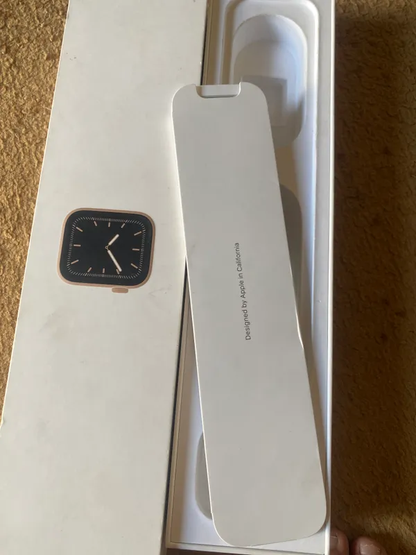 часы Apple 4