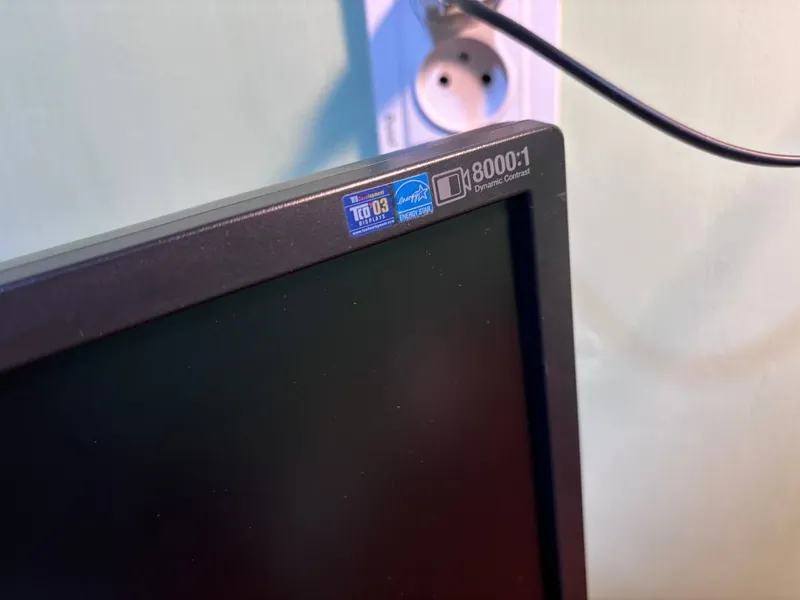Монитор Samsung SyncMaster 943NW 2