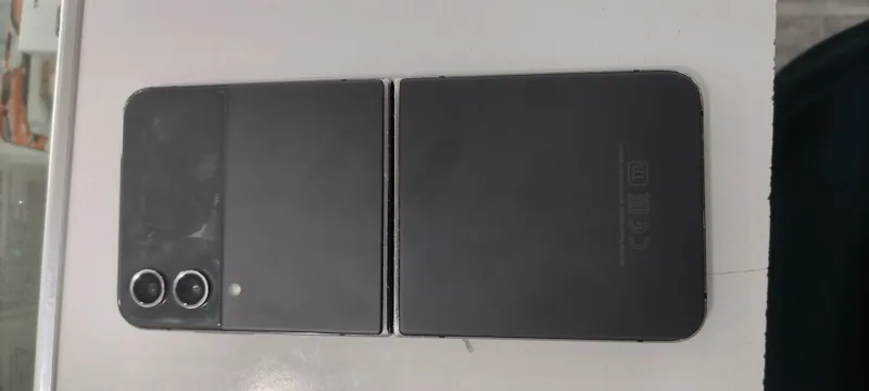 Samsung Z flip 4 — фото 2