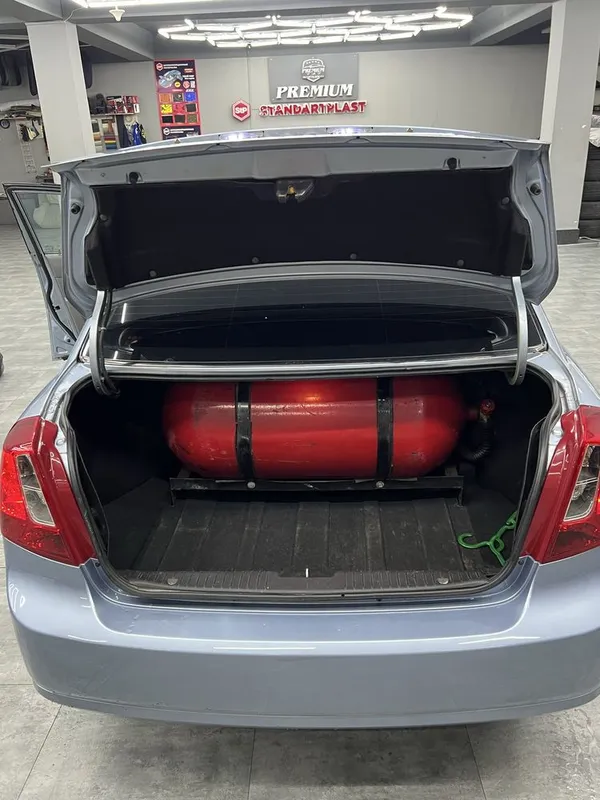 Chevrolet Lacetti 2011, газ есть 7