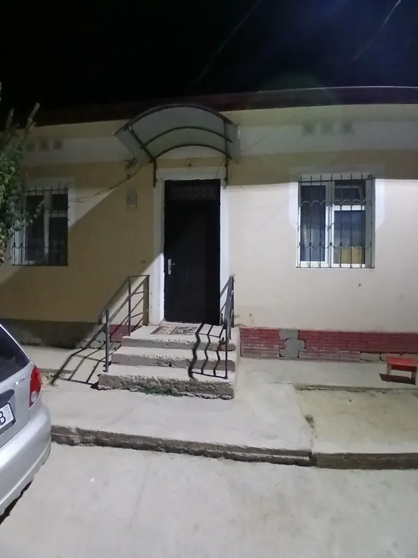 Сотилади срочна. Катеж 3 хона 2 ситих