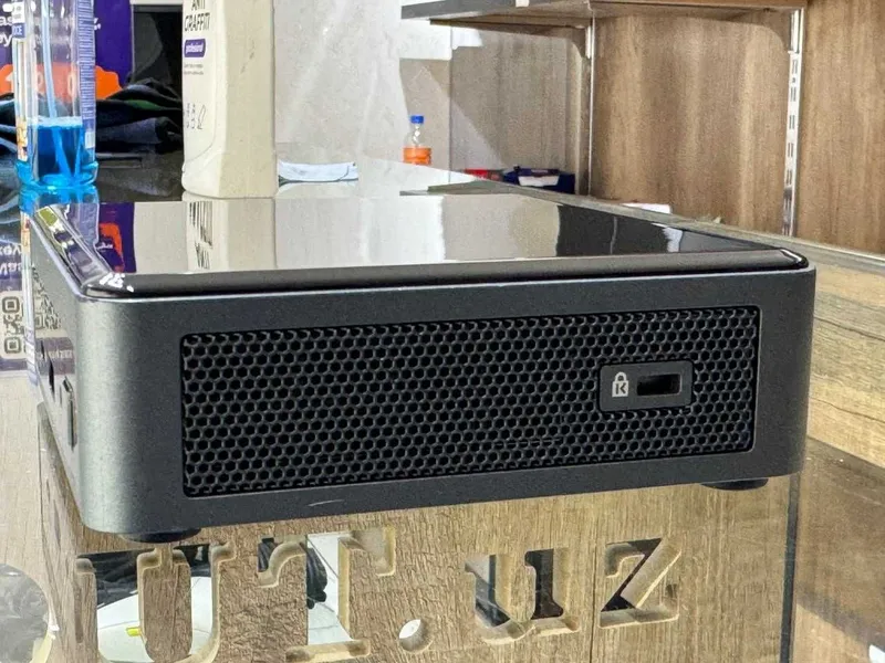 MiNi PC intel NUC10FNK Core i7-10710U ram 16 ssd 256m2 5 MiNi PC intel NUC10FNK Core i7-10710U ram 16 ssd 256m2 5