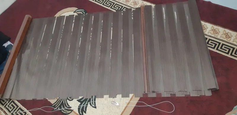 Jalyuzi 2.5 metr 1 dona xolati yaxshi