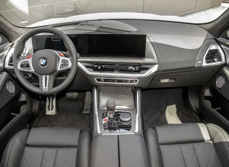 BMW XM 50e 2026 new 5