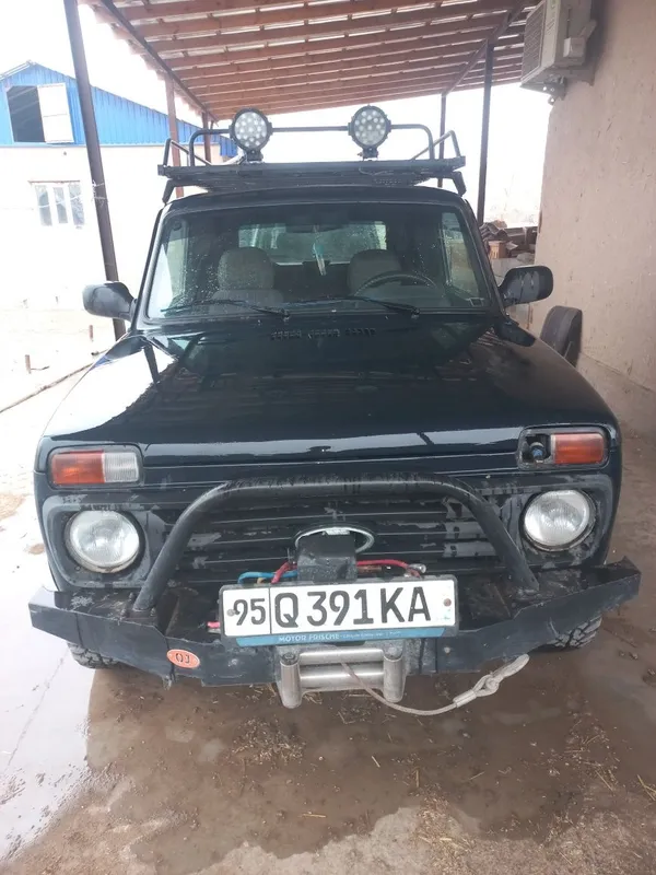 Lada niva sotiladi
