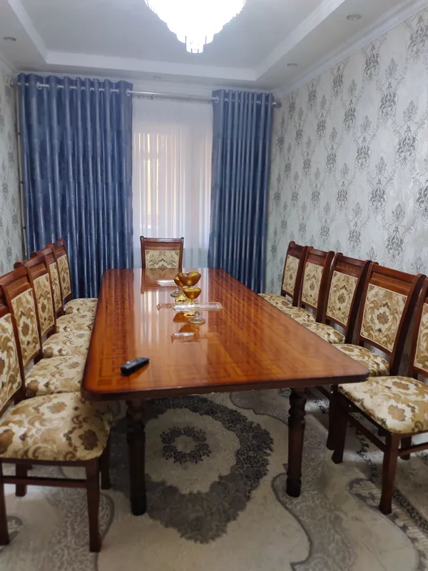 Продаётся стол со стульями
