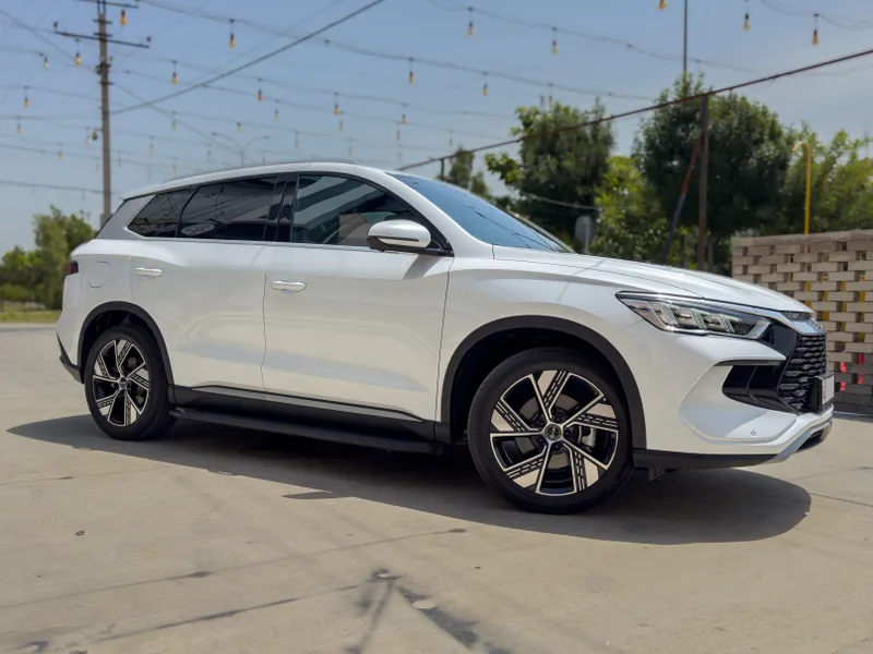 BYD Song Pro Full Flagship 110 km 2024 г. 8 200 км Состояние новой — фото 1