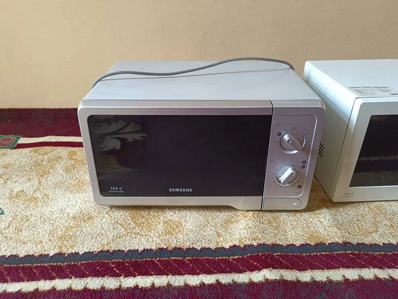Продаётся микроволновка Samsung 300 тысяч 1
