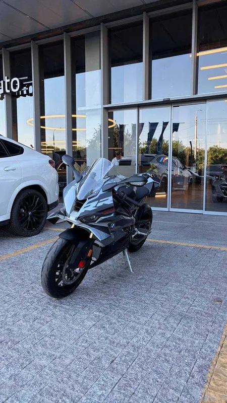 BMW S1000RR Blustone 2026 3