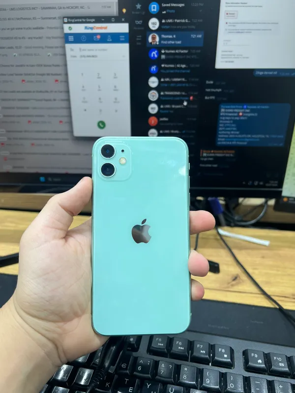 Продаётся iPhone 11 3