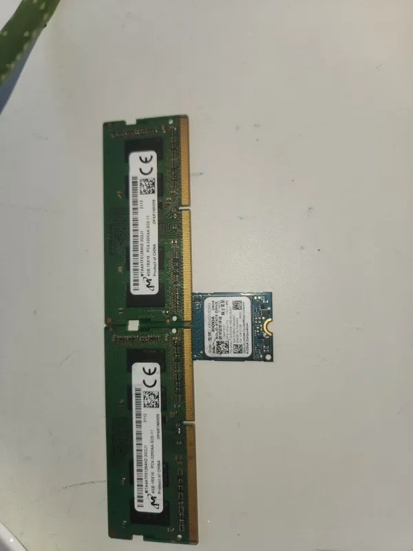 Озу для ноутбука две палажки по 4 гб ddr4 и память 512 гб