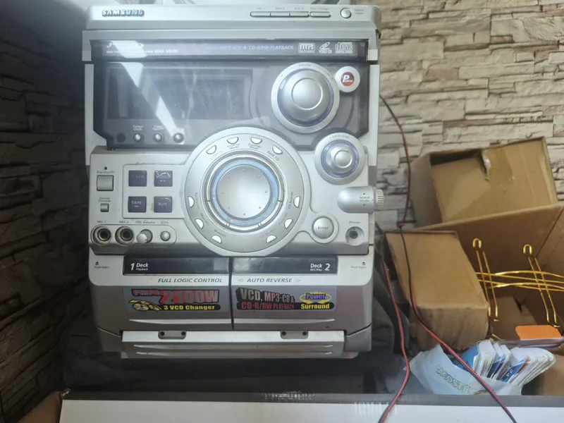 Samsung musiqa markazini sotaman 4 Samsung musiqa markazini sotaman 4