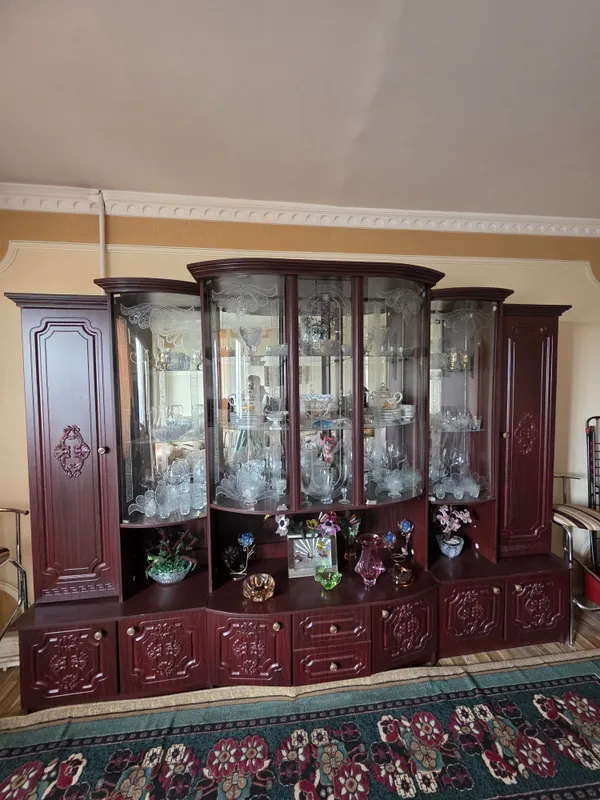 Продаётся стенка горка "Лиза" Махагон.