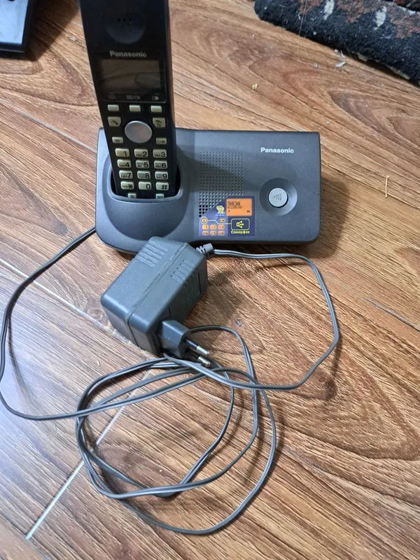 Телефон Panasonic 2