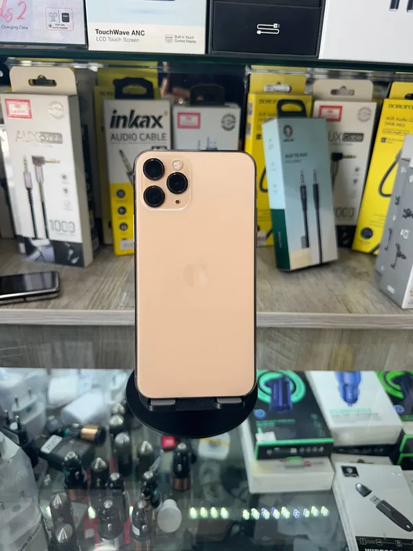 iPhone 7, 8, x, 11 pro, 12 есть 3 iPhone 7, 8, x, 11 pro, 12 есть 3