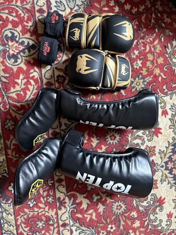 Перчатка для mma venom
