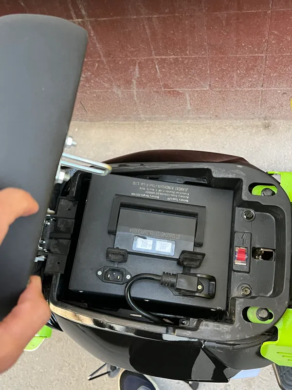 skuter elektro sotiladi holati yangi 4