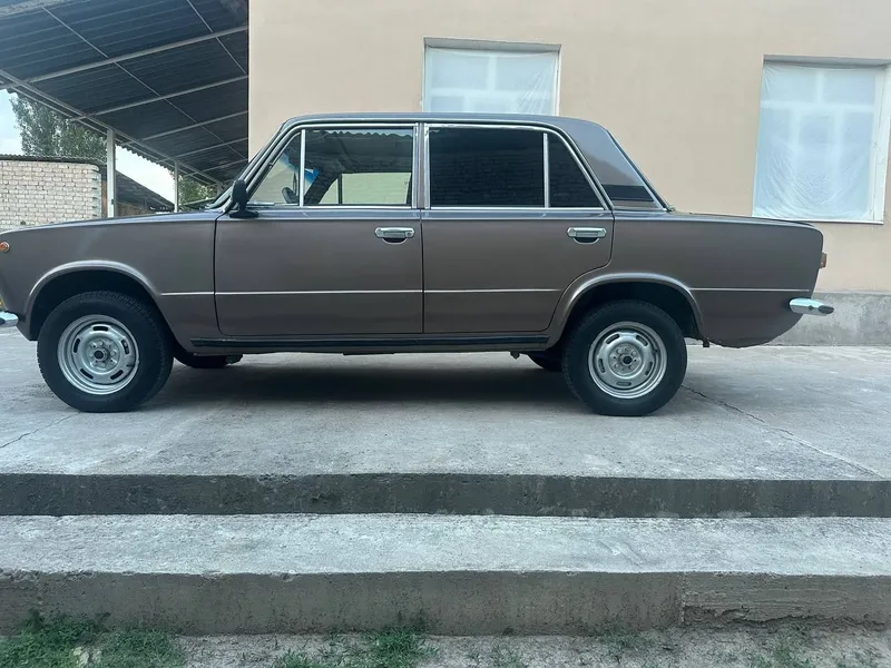 vaz 21013 jiguli 1983-yilda ishlab chiqarilgan yaxshi sastayanada 3 vaz 21013 jiguli 1983-yilda ishlab chiqarilgan yaxshi sastayanada 3