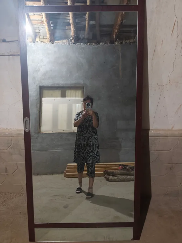 Juda katta oynani sotaman, 2 dona 1 Juda katta oynani sotaman, 2 dona 1