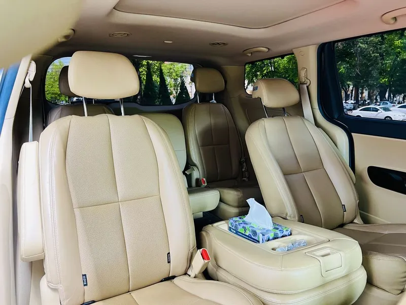 Продаю Kia Carnival Grand Dubai в идеальном состоянии — фото 2
