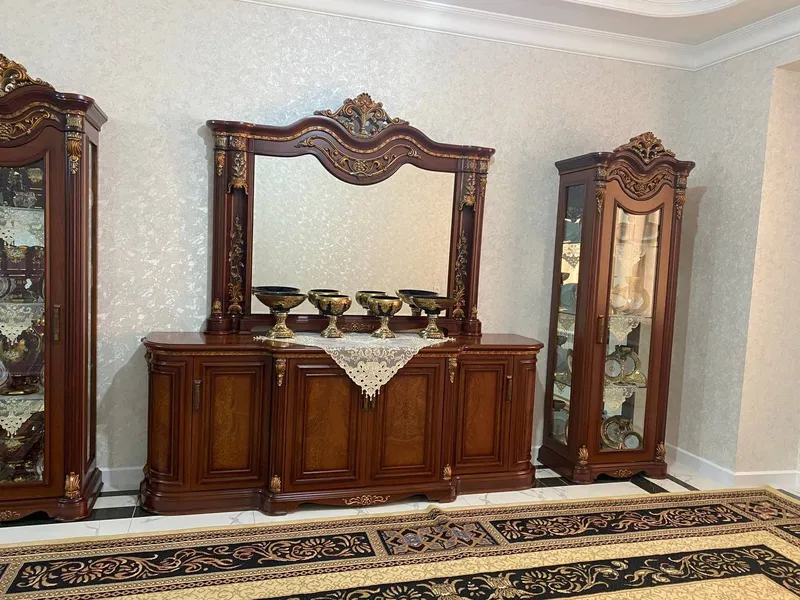 Китайская мебель, качество отличное, к ней вообще ничего не делали 4