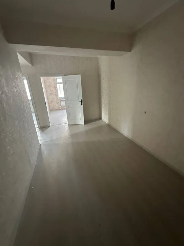 Kvartira sotiladi novostroyka 3xona 76kv 2chi qavat srochna 48000$ 3