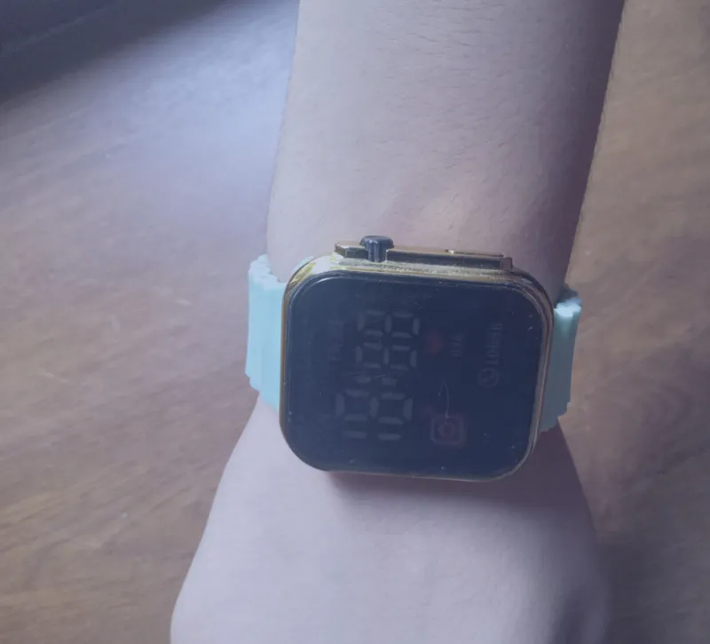 Feruza rangli soat smart soat kòrinishidek 2