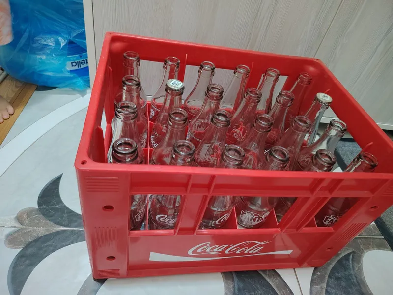 Cola fanta butilka tara