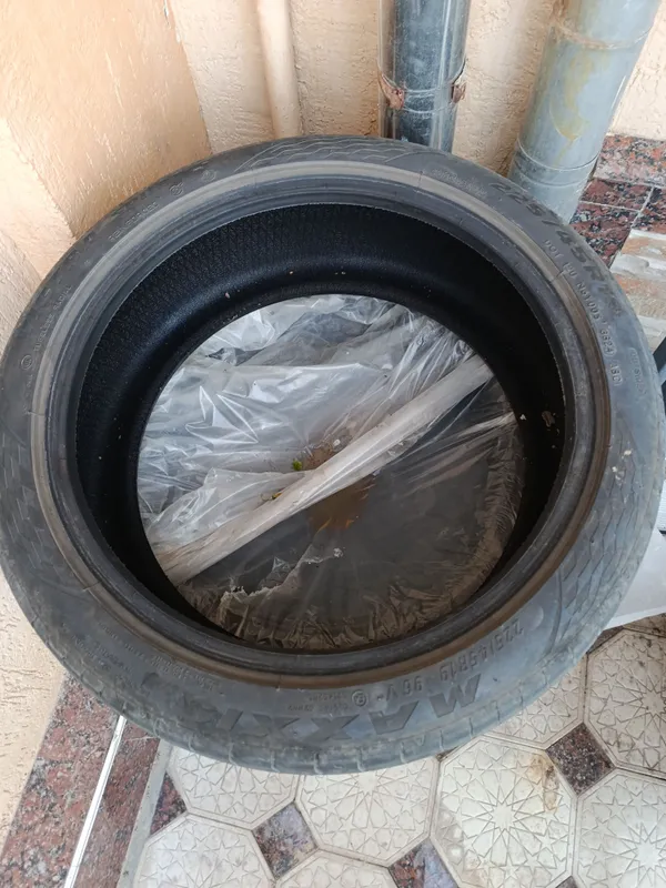 shinalar 4 ta. 225/45 R19. 1 tasi teshilgan