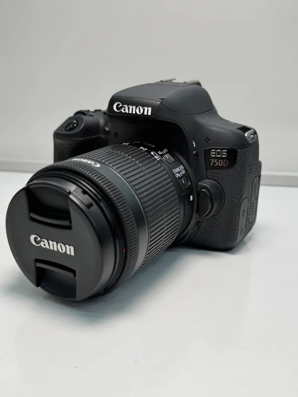 Canon 750D Canon 750D