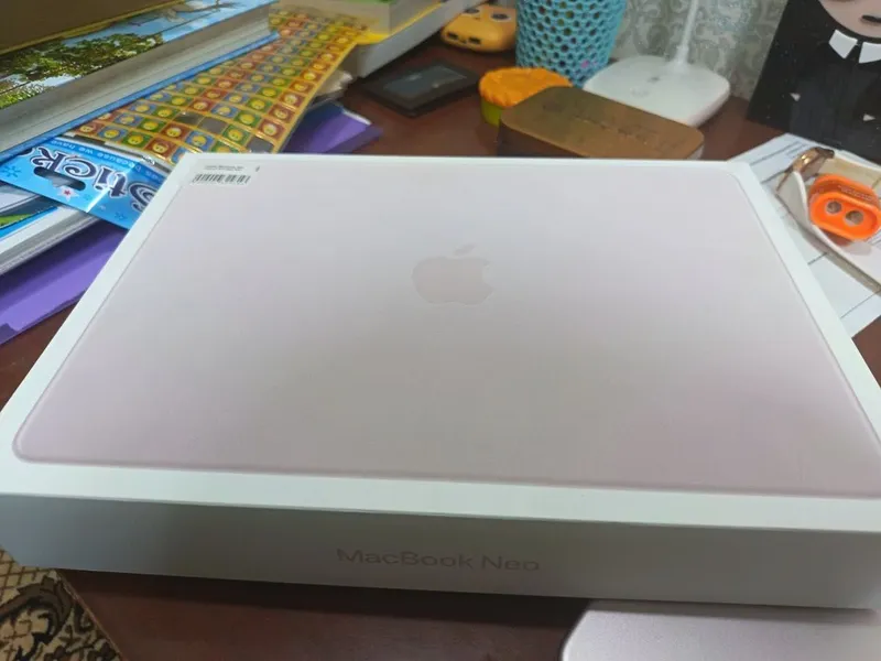 Ноутбук Macbook Neo 8/512GB — фото 3