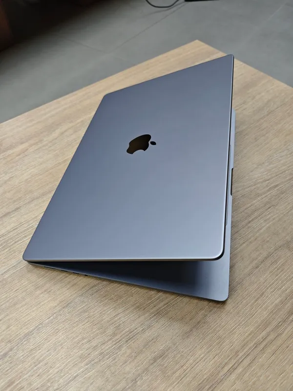Macbook pro M1 pro (16in) — фото 1