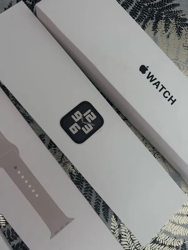 Iwatch se 2 gen 40 mm starlight aluminum case — фото 2