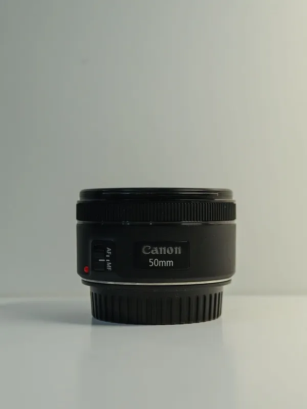 Canon EF 50mm f/1.8 STM обьектив