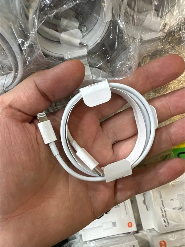 Кабель Apple (без коробки) Кабель Apple (без коробки)