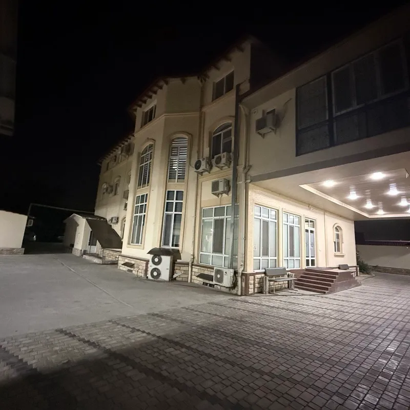 Сдаётся в аренду коммерческое здание 1400 м² 1