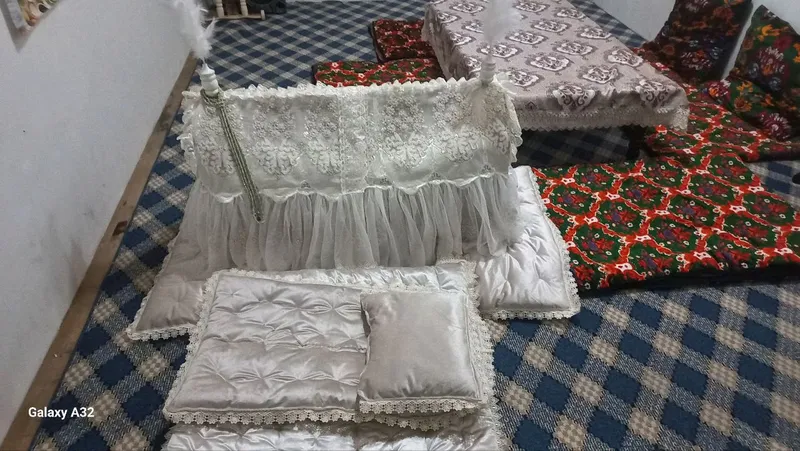 beshiklar 300 ming tel +998903042908